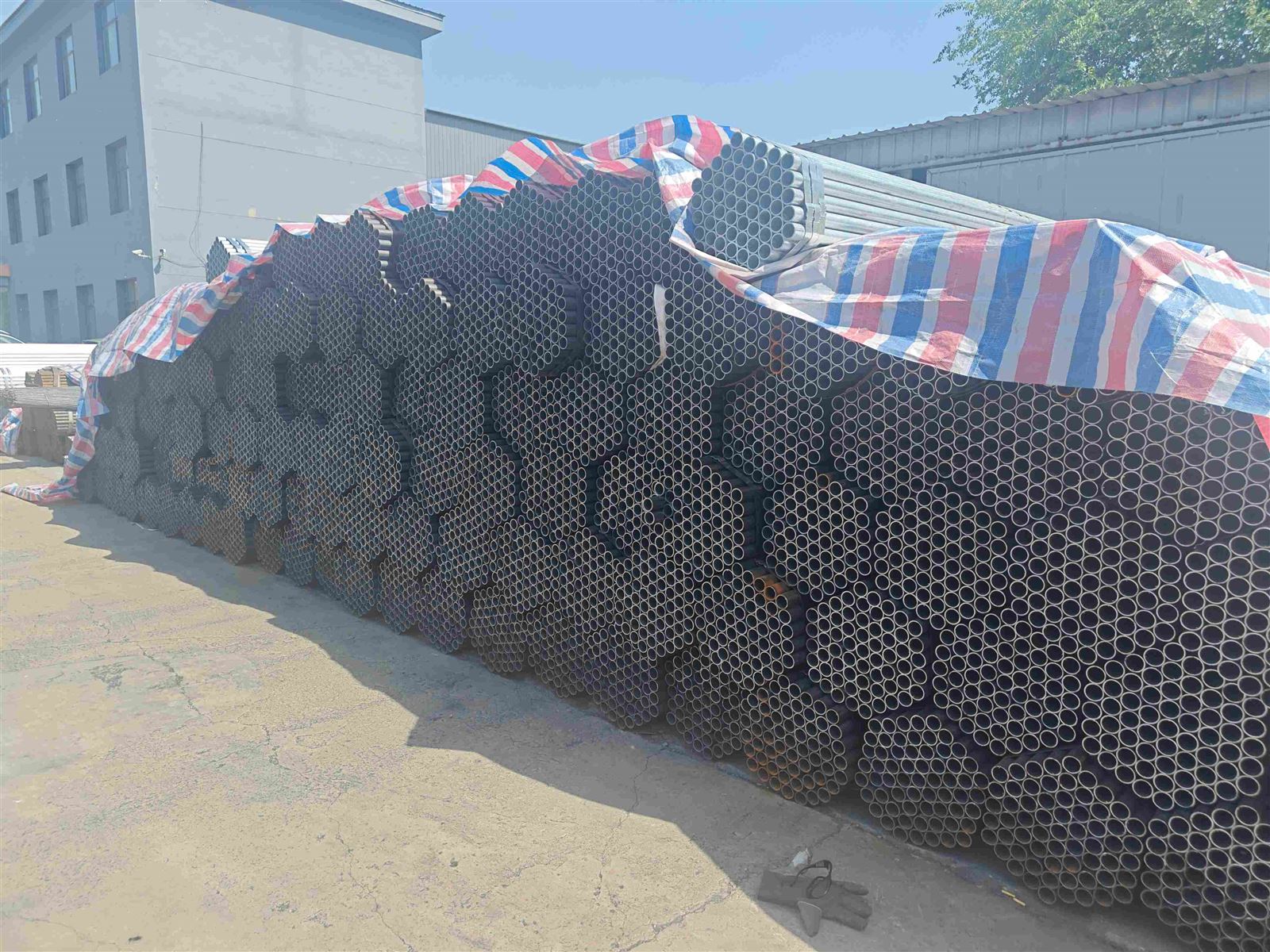 BLACK SCAFFOLDING PIPE BLACK SCAFFOLDING PIPE